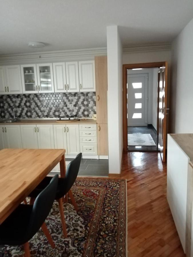 Azra Apartment Visoko Bagian luar foto