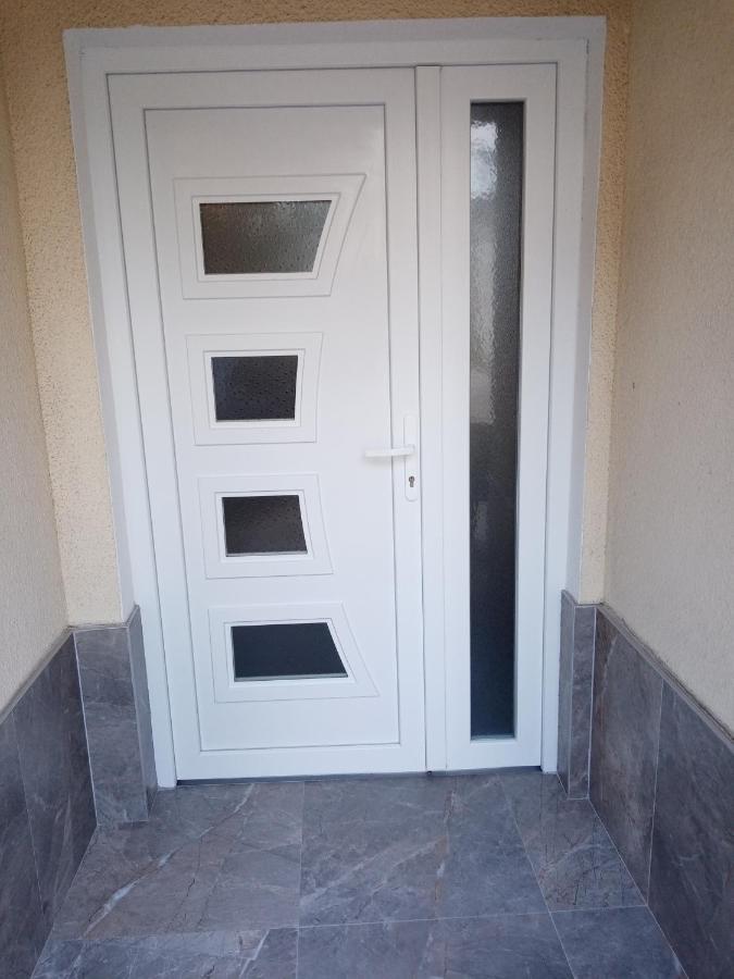 Azra Apartment Visoko Bagian luar foto