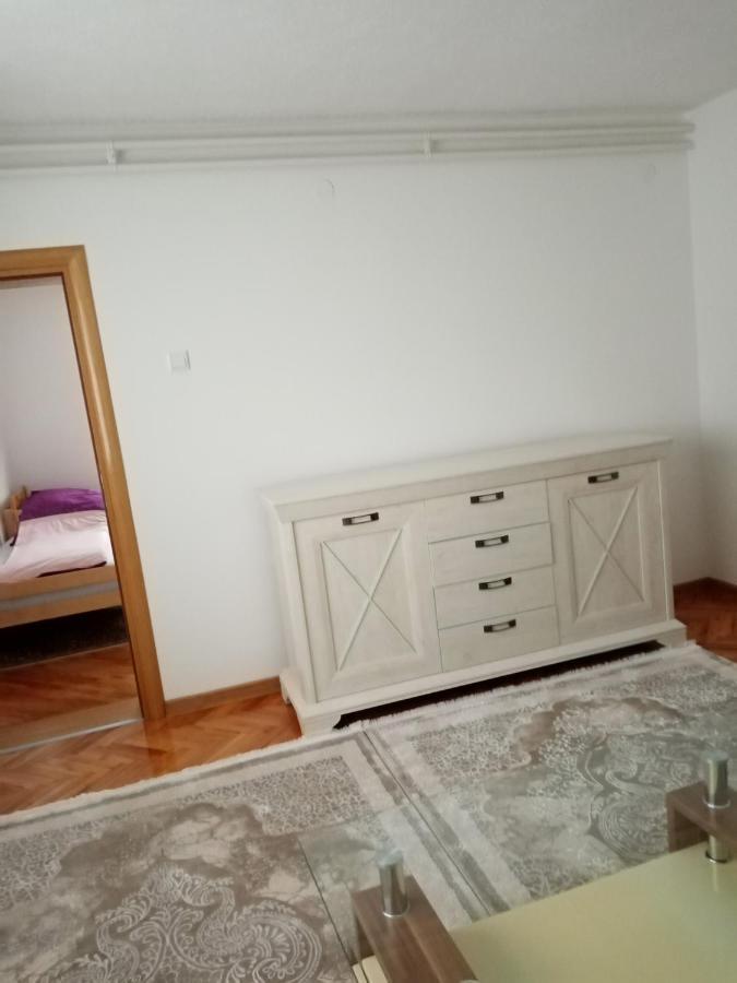 Azra Apartment Visoko Bagian luar foto