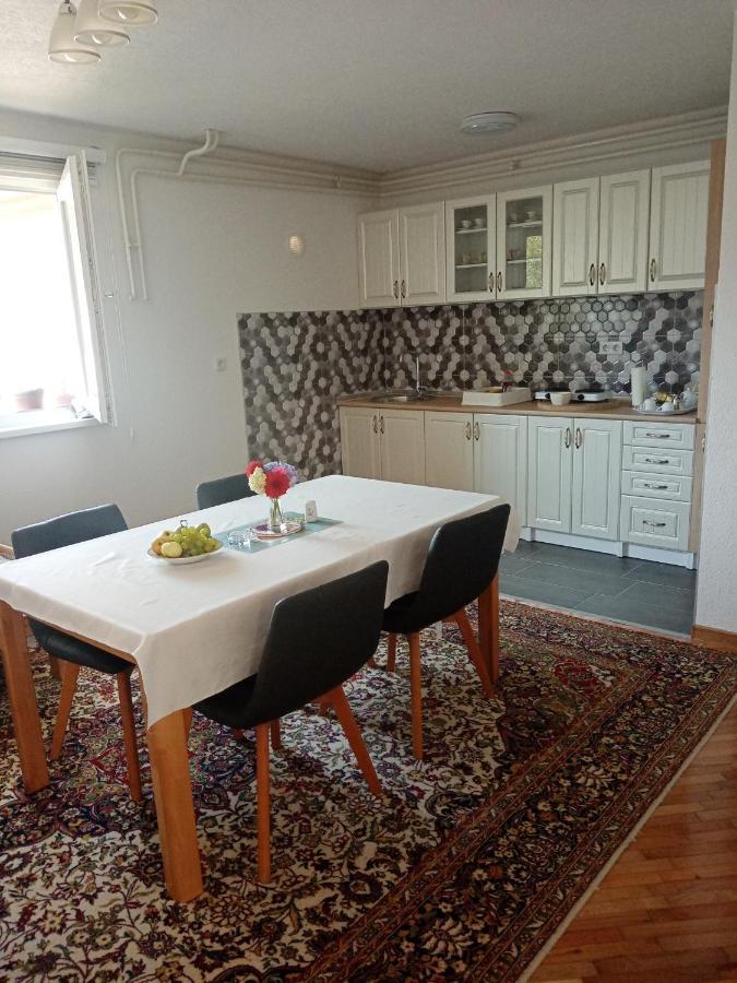 Azra Apartment Visoko Bagian luar foto